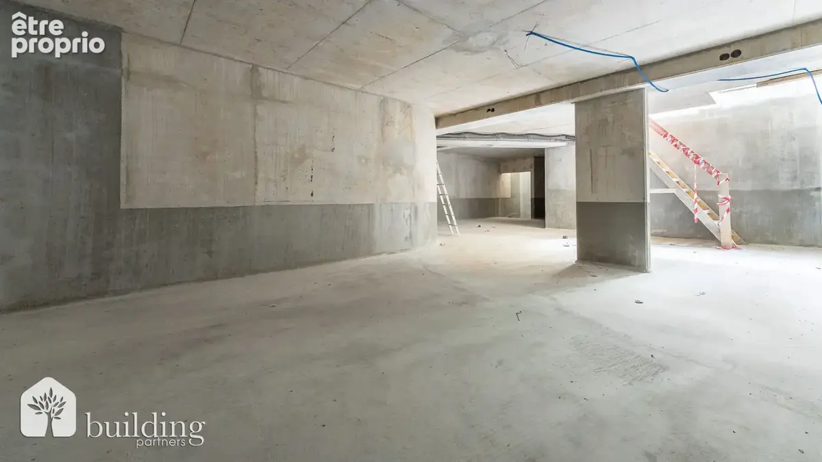 Batignolles Paris 17ème - Local commercial 236,50 m² Carrez avec 37 m² de jardin - photo 8