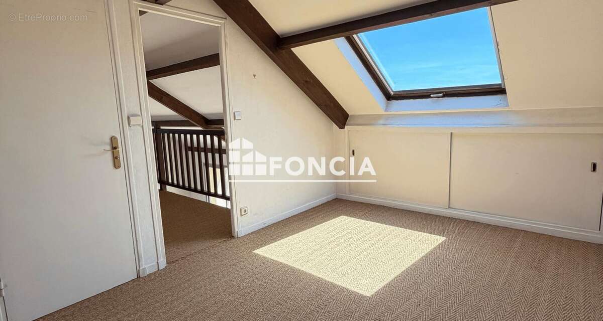 Duplex de 4 pièces au dernier étage de 115 m2 au sol à Saint Maur des Fossés - photo 11