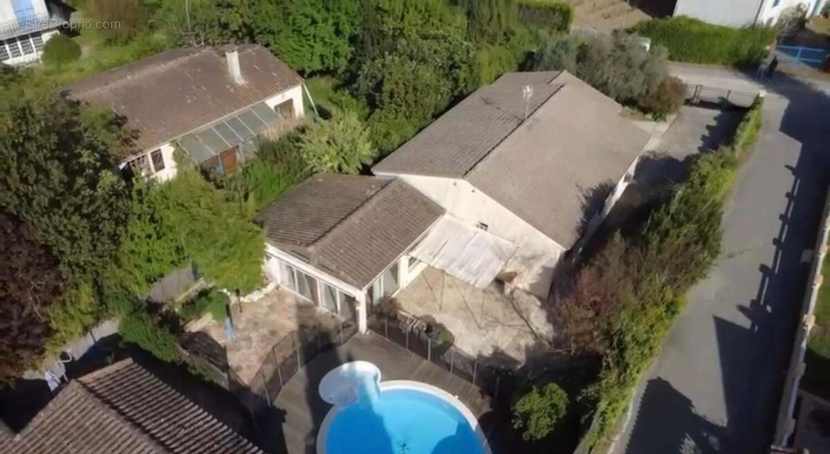 Maison 127 m² à Villeneuve-La-Comptal  - photo 2