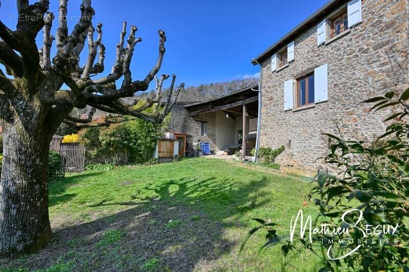 Maison à SAINT-MARTIN-EN-HAUT