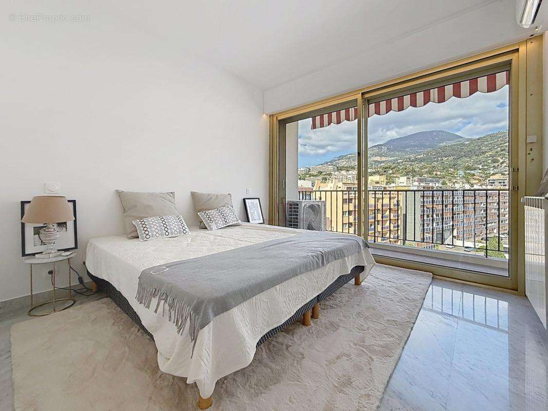 Appartement à ROQUEBRUNE-CAP-MARTIN