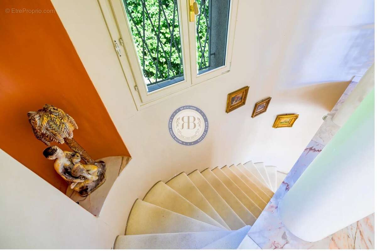 Maison à VALLAURIS