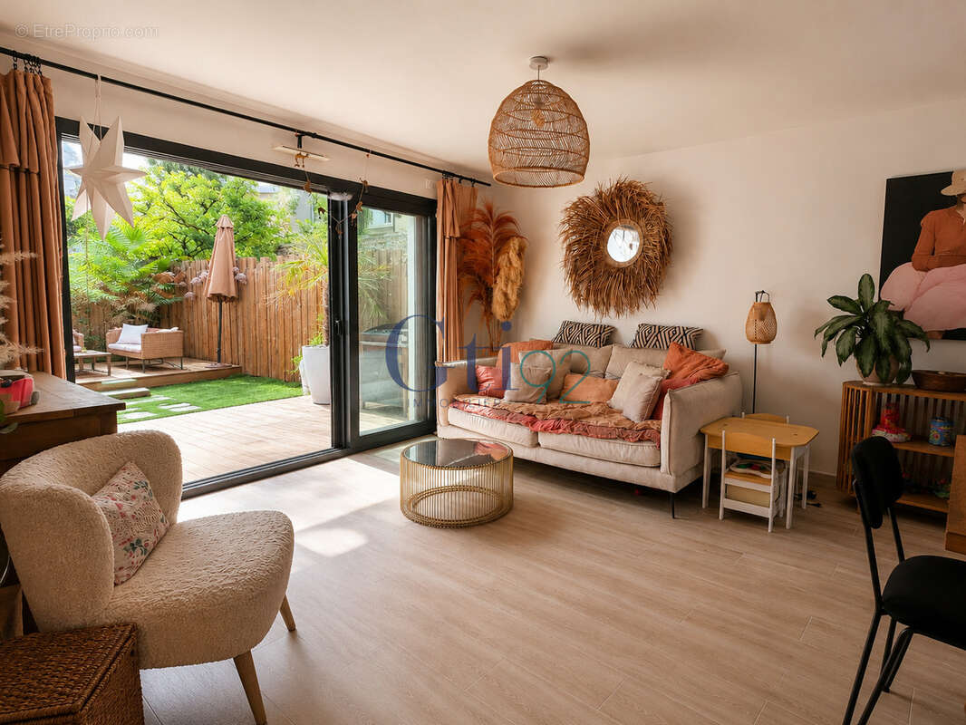 Maison recente avec un agreable jardin de plain pied - nombreux rangements ! - photo 4