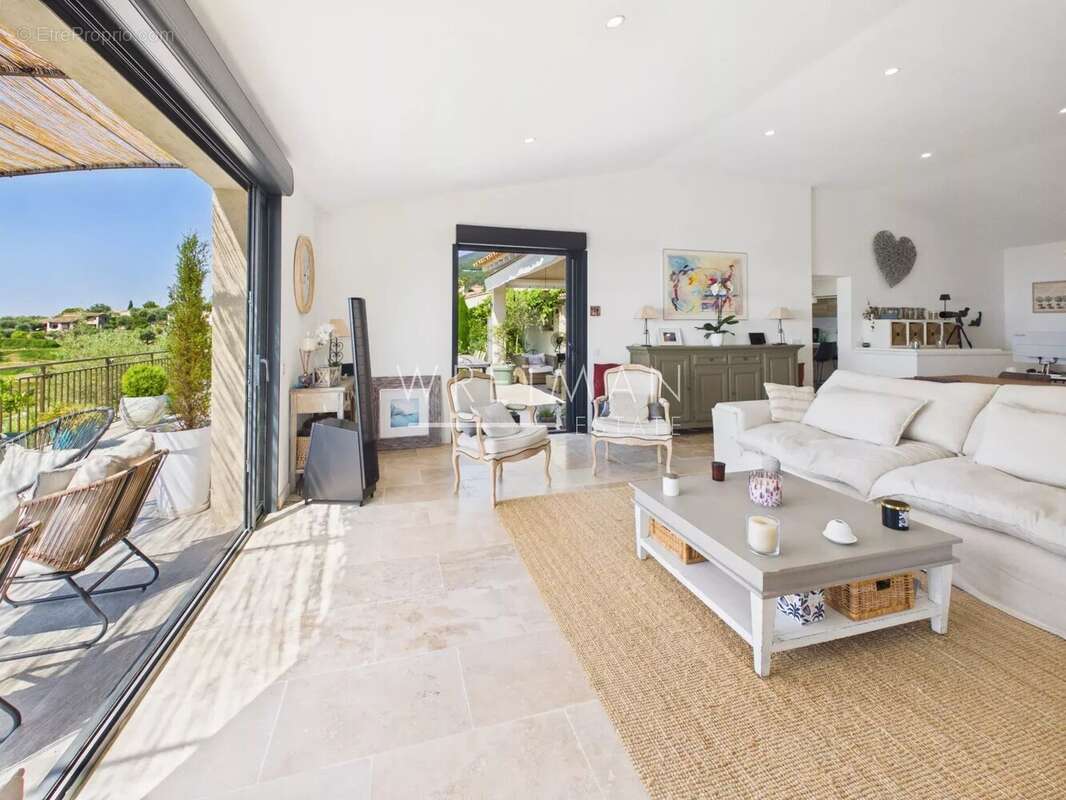 Maison à TOURRETTES-SUR-LOUP