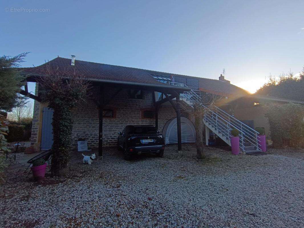 Maison à PARAY-LE-MONIAL