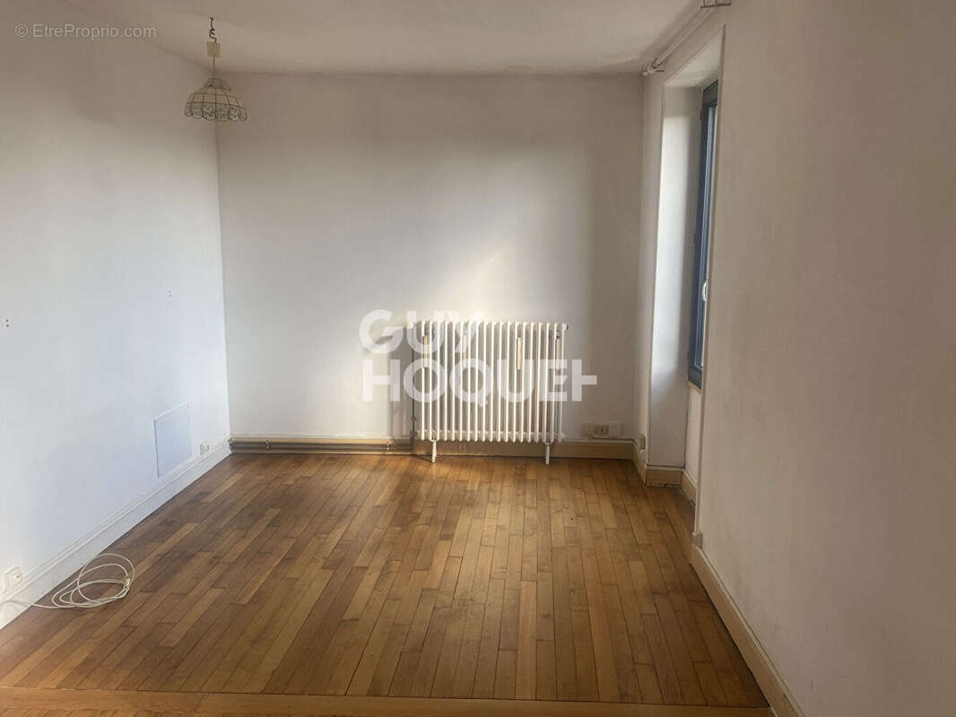 Maison à SAINT-BRIS-LE-VINEUX