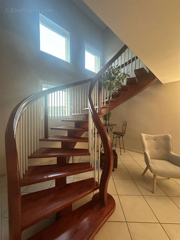 Maison à DECAZEVILLE