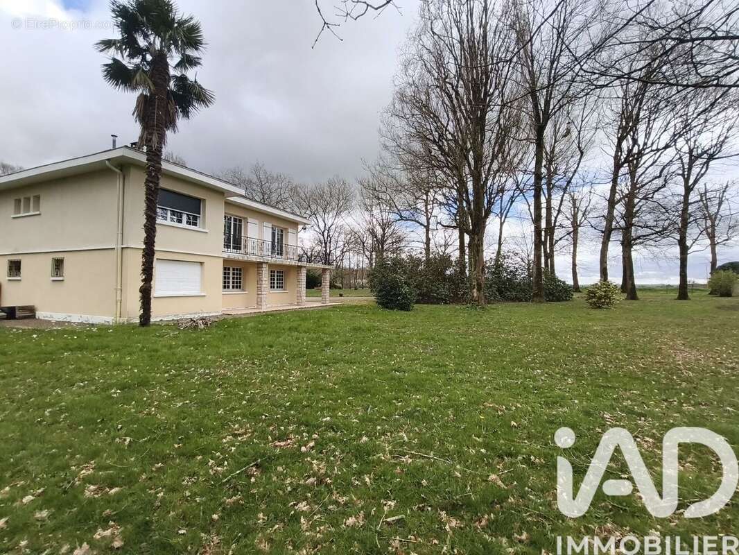 Photo 2 - Maison à SAINT-MAURICE-SUR-ADOUR