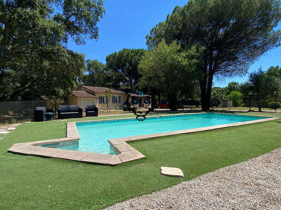 Maison à ROQUEBRUNE-SUR-ARGENS