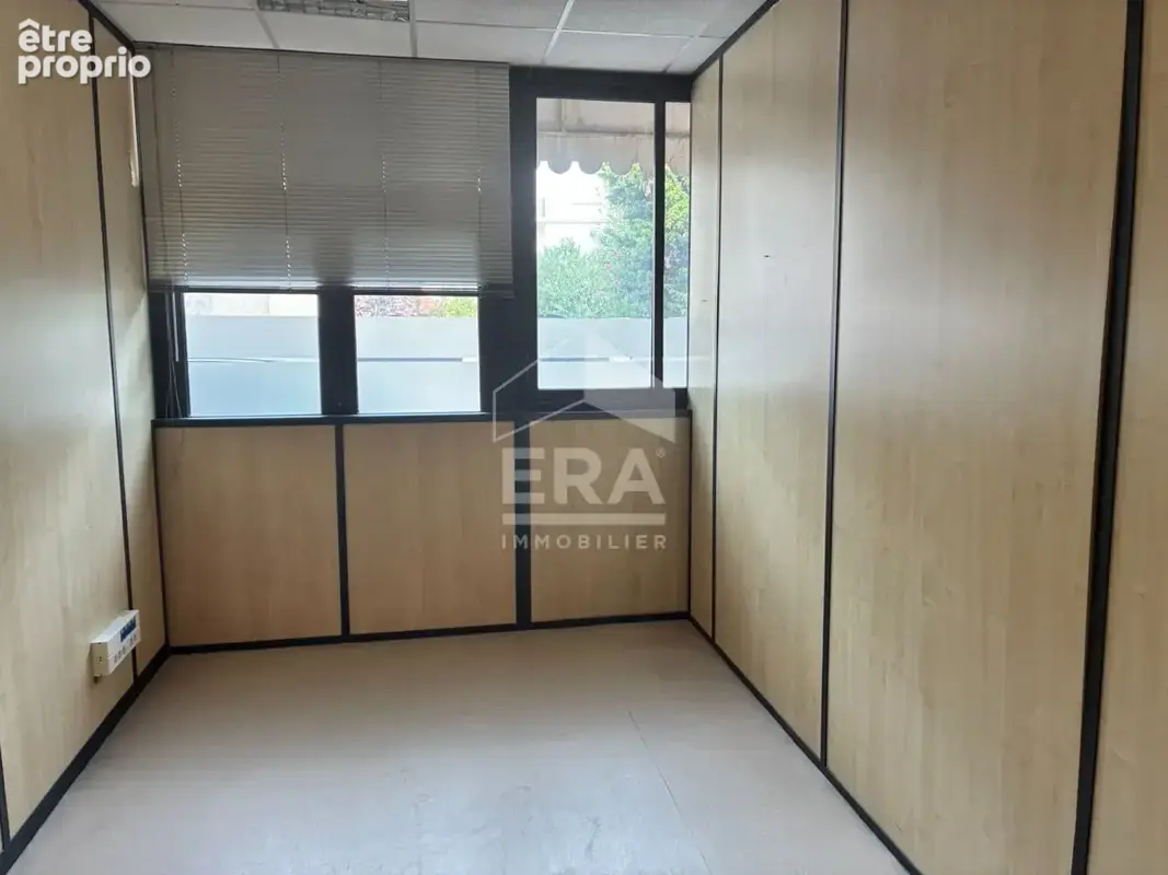 Local Commercial hyper centre - photo 6