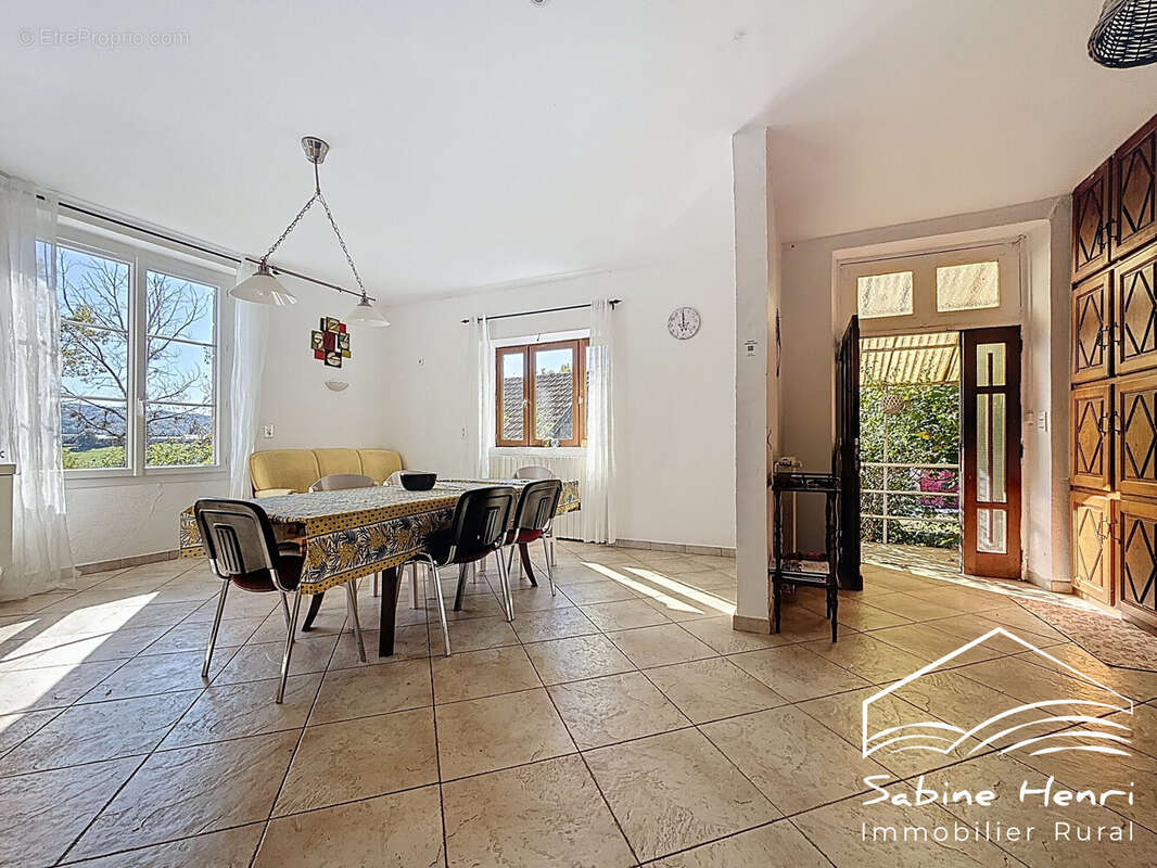 Maison à SAINT-CHRISTOPHE