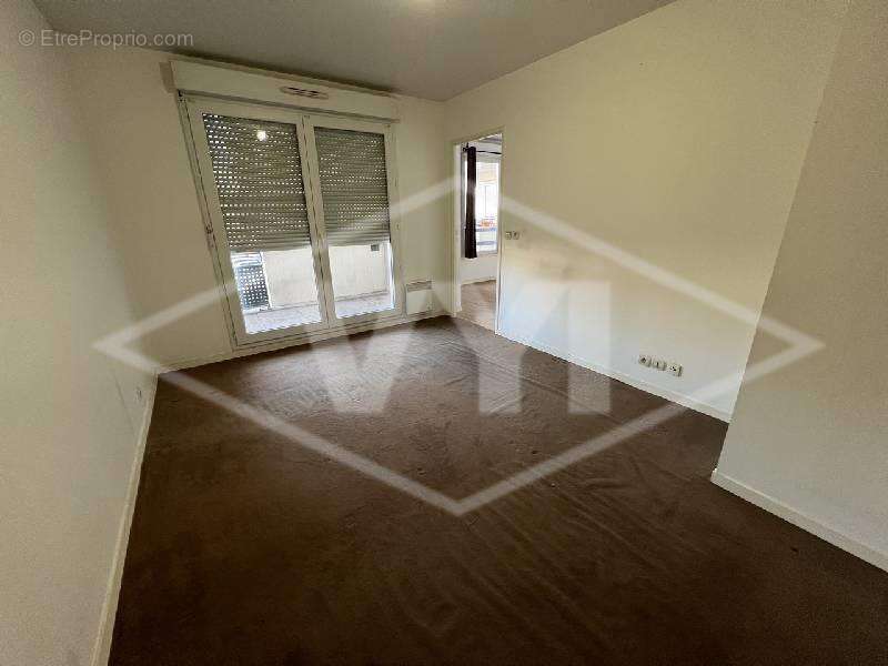 Appartement à COMBS-LA-VILLE