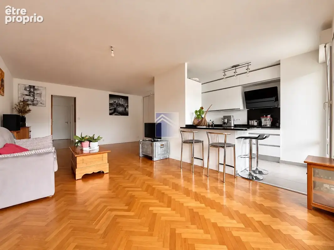 Coeur de ville - 3 pièces de 69,57 m2 - deux balcons, cave et parking ! - photo 3