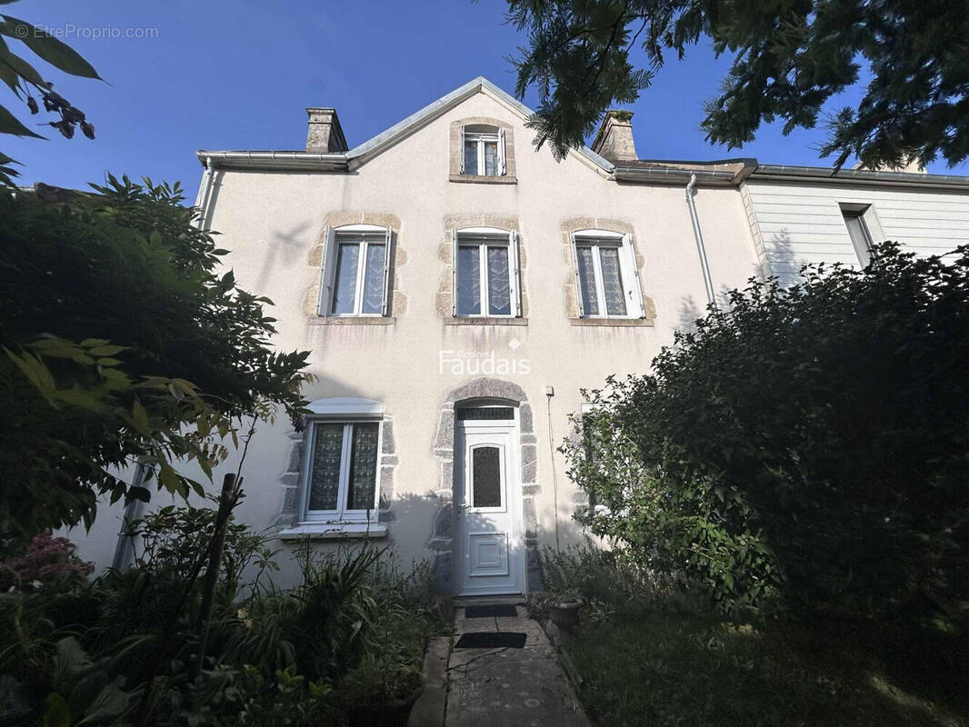 Maison 145 m² à Portbail  - photo 1