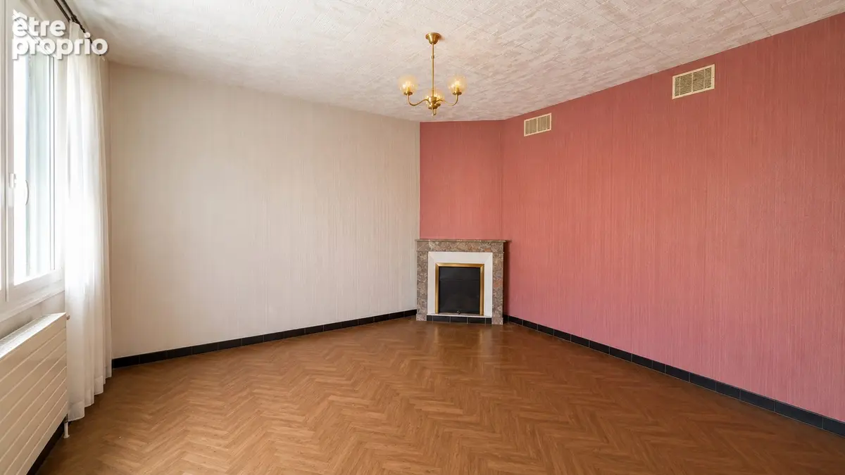 Maison Idéalement située avec combles aménageables et terrain. - photo 7