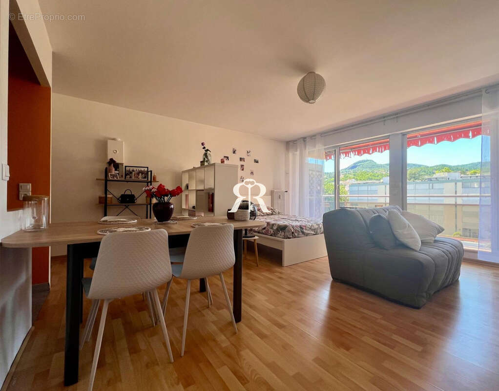 Studio meublé avec balcon et parking   secteur les salins / limite chamalières - photo 2