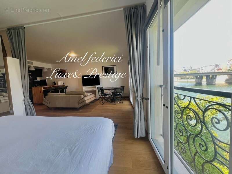 Appartement à NEUILLY-SUR-SEINE