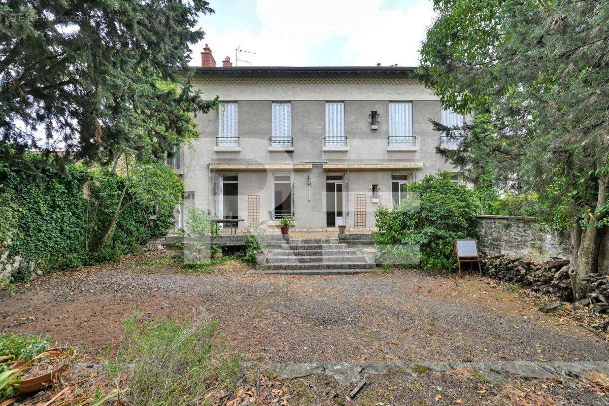 Le charme d'une maison bourgeoise, le confort d'un appartement - photo 2