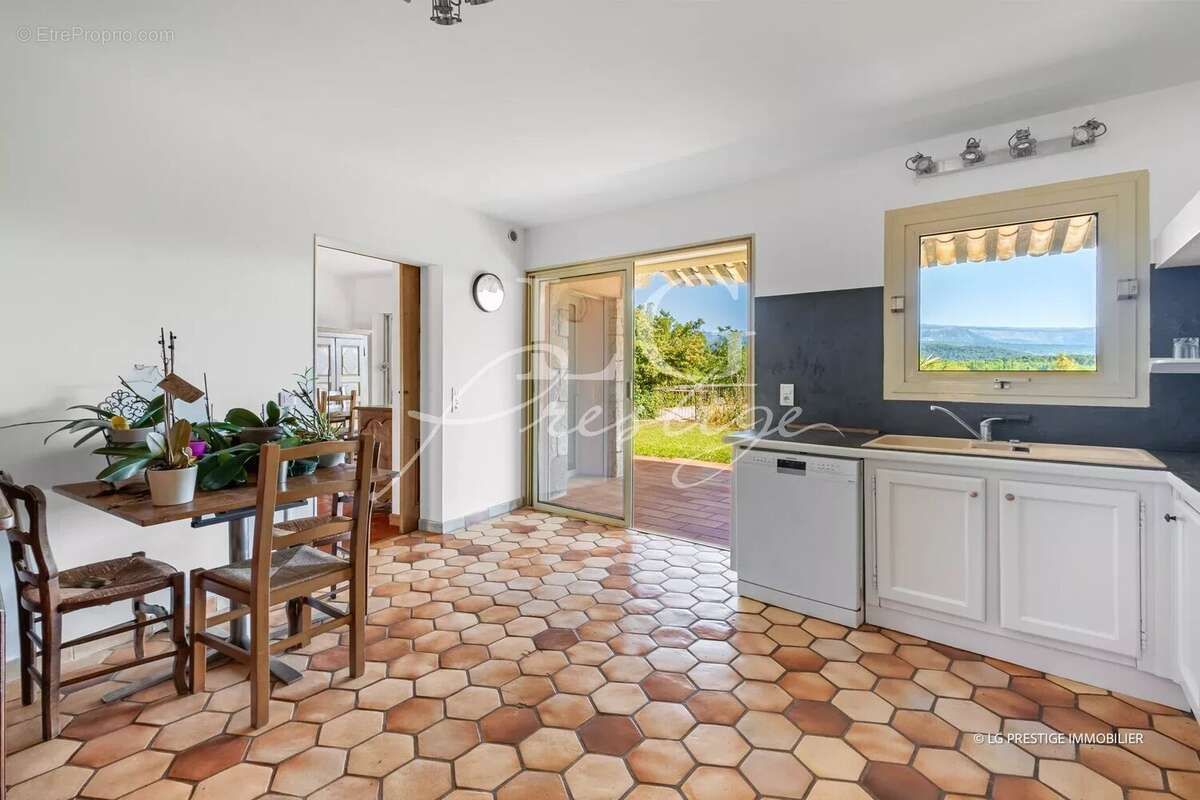 Maison à MONTAUROUX