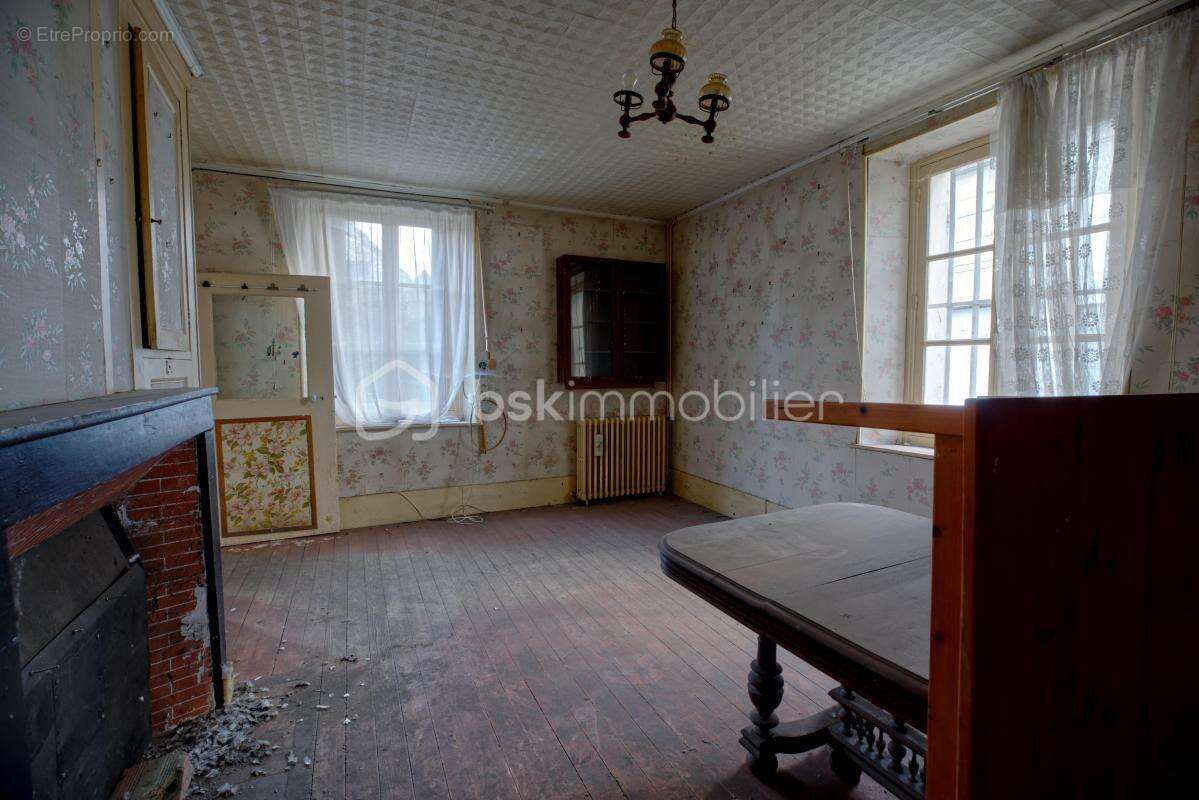 Maison à COULOMBS-EN-VALOIS