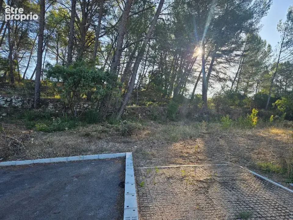 Photo Terrain à Peynier au prix de 275 000€