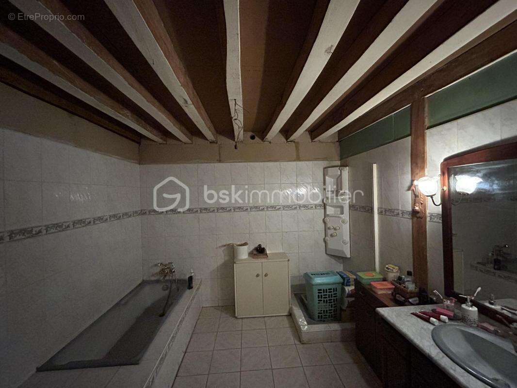 Maison à LA CHAPELLE-SUR-AVEYRON