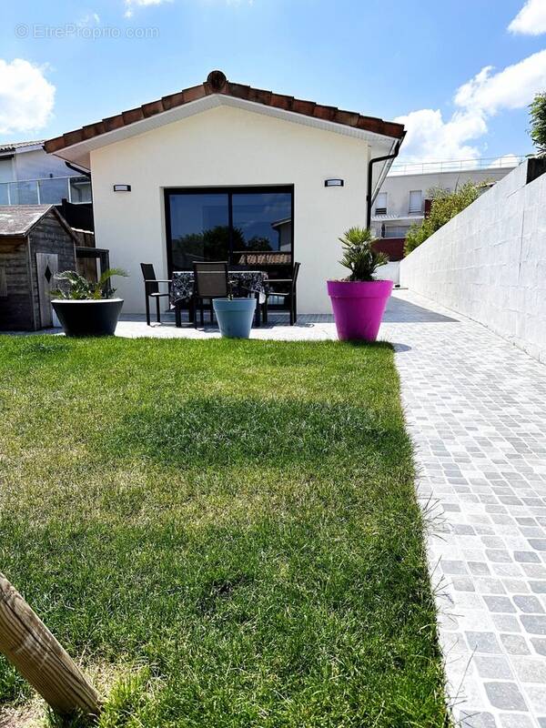 Maison à VILLENAVE-D'ORNON