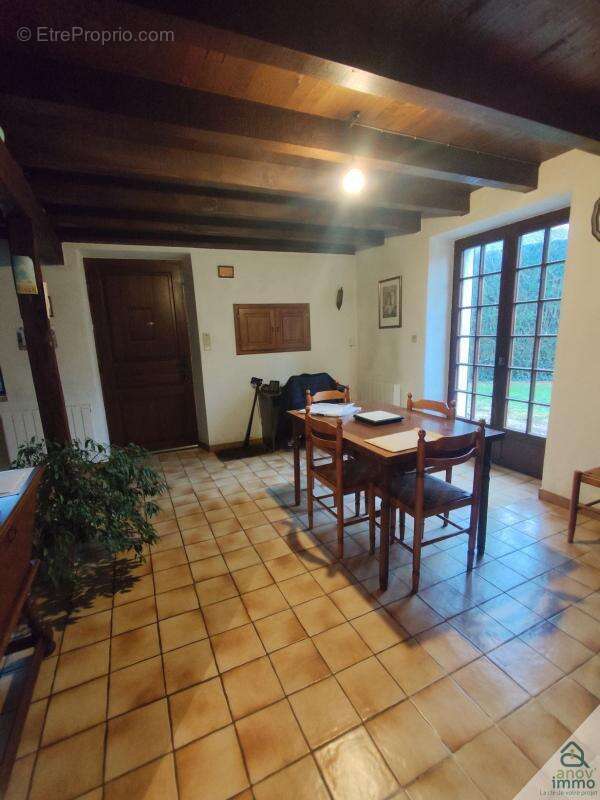 Maison à SAINT-MARTIN-DE-JUSSAC