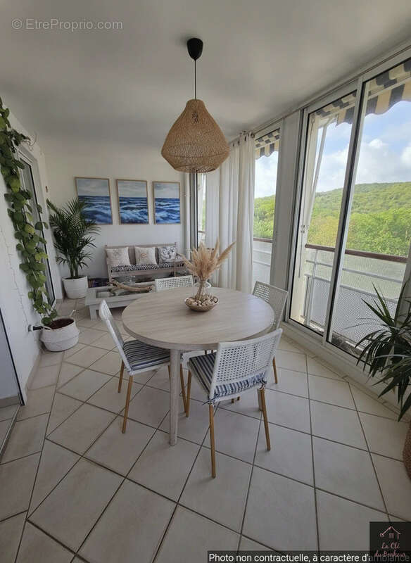 Appartement à SAINTE-LUCE