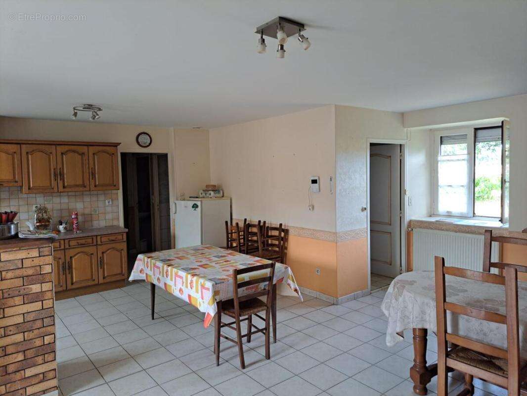 Maison 92 m² à Saint-Meen-Le-Grand  - photo 5