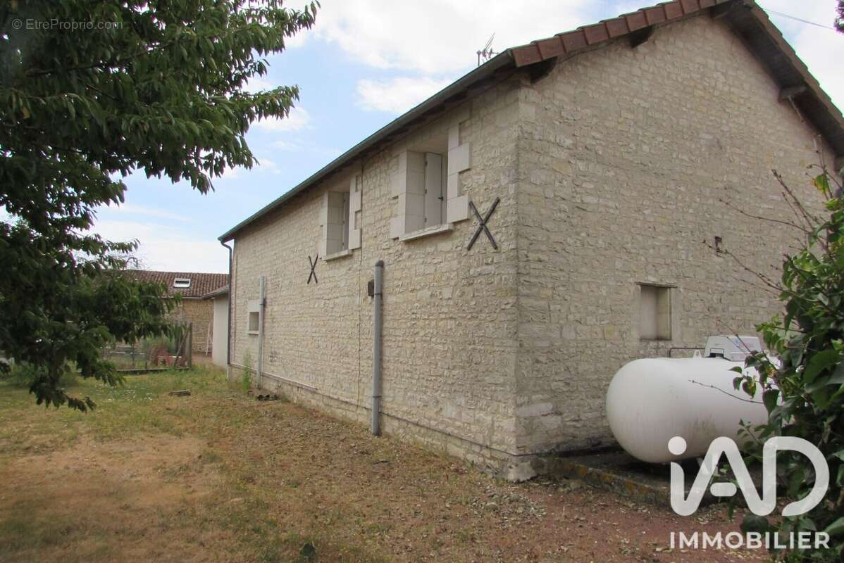 Maison 160 m² à Maulay  - photo 5
