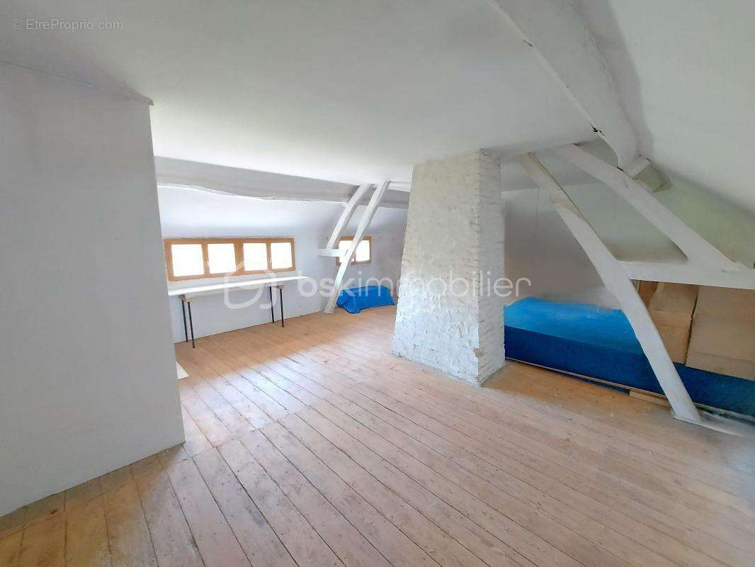 Maison de caractère avec dépendances ! calme, espace et potentiel : une opportunité à saisir ! - photo 14