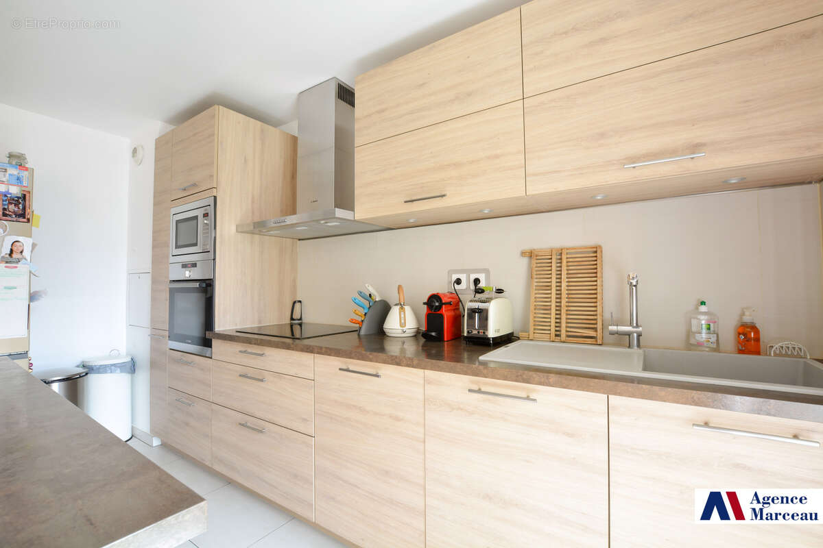 Appartement à COURBEVOIE