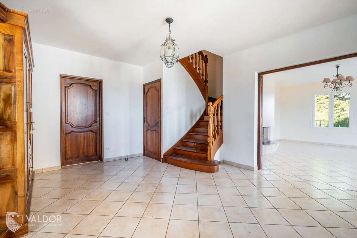 Maison à ALBIGNY-SUR-SAONE