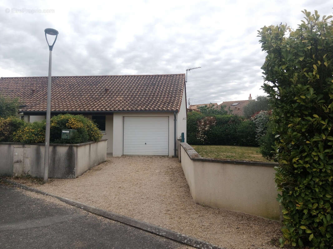 Maison à MIGNALOUX-BEAUVOIR