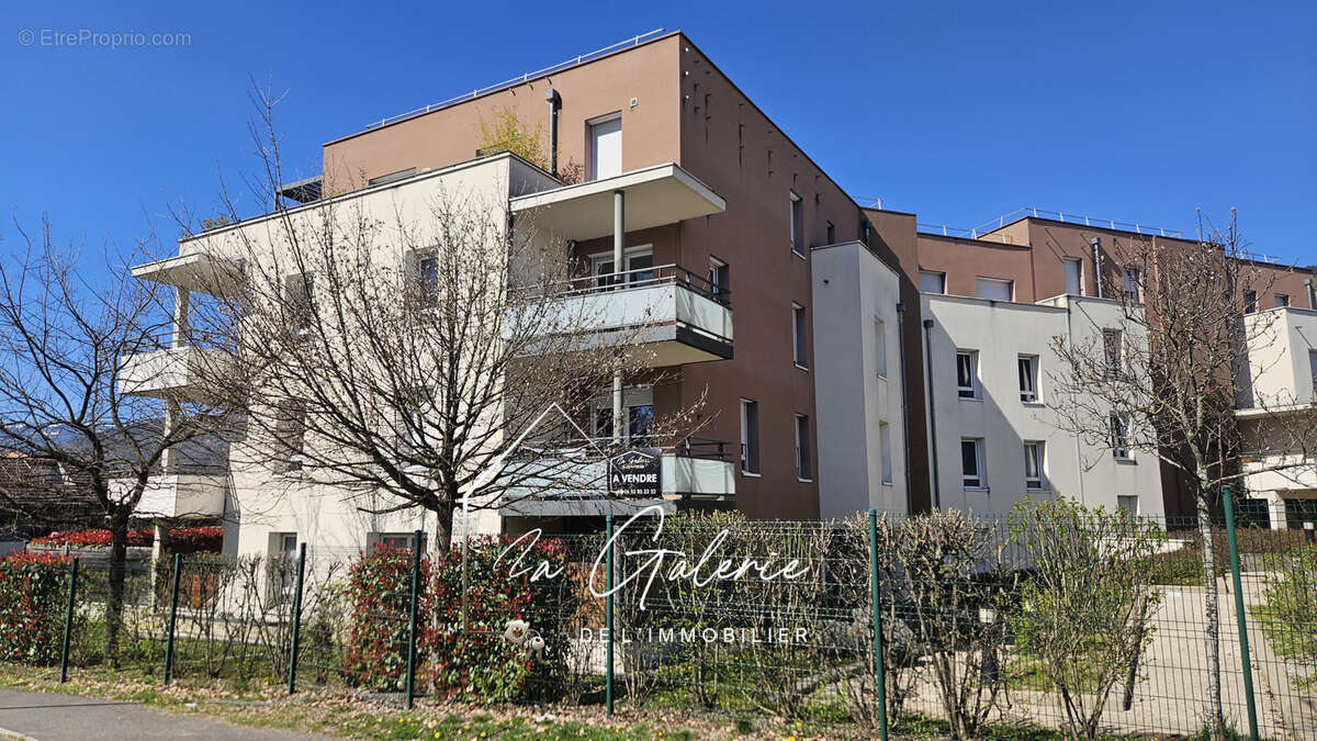 Appartement à MEYLAN