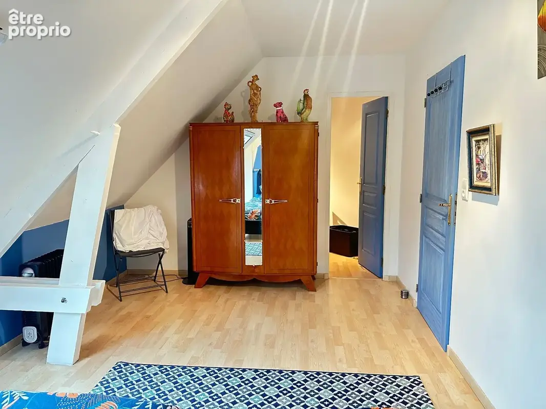 Magnifique maison familiale de 225 m², 6 chambres avec piscine et pinède à Guécélard – DPE B - photo 15