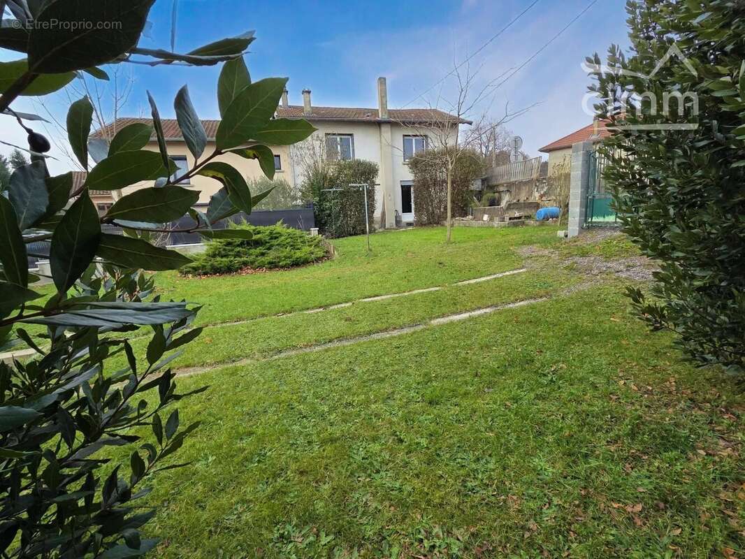 Maison à SAINT-JEAN-DE-BOURNAY