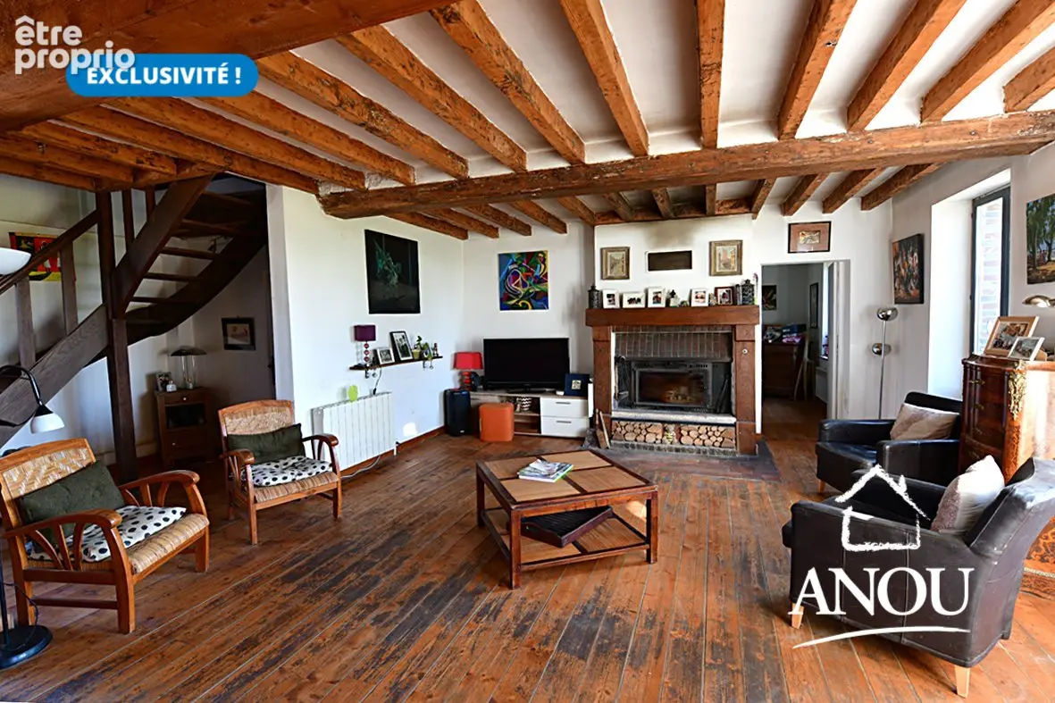 Fermette de charme avec dépendances sur plus de 5 000 m² - photo 2