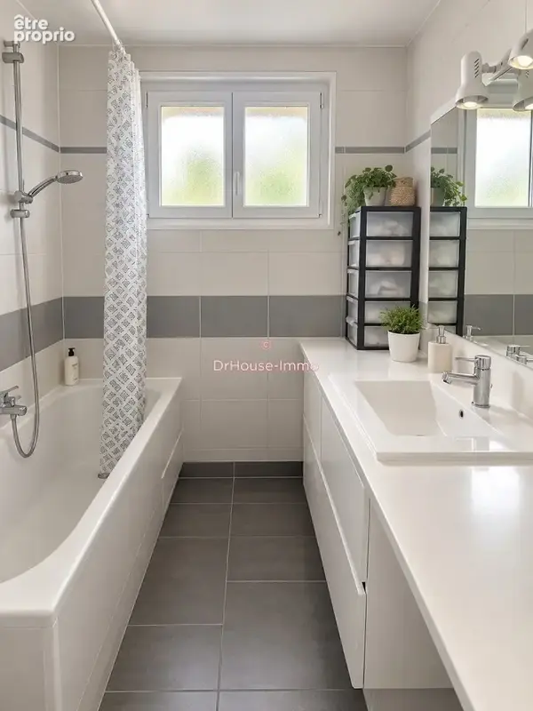 Maison 6 pièces 146 m² à vendre à Saint-Sauveur (86100) - photo 8