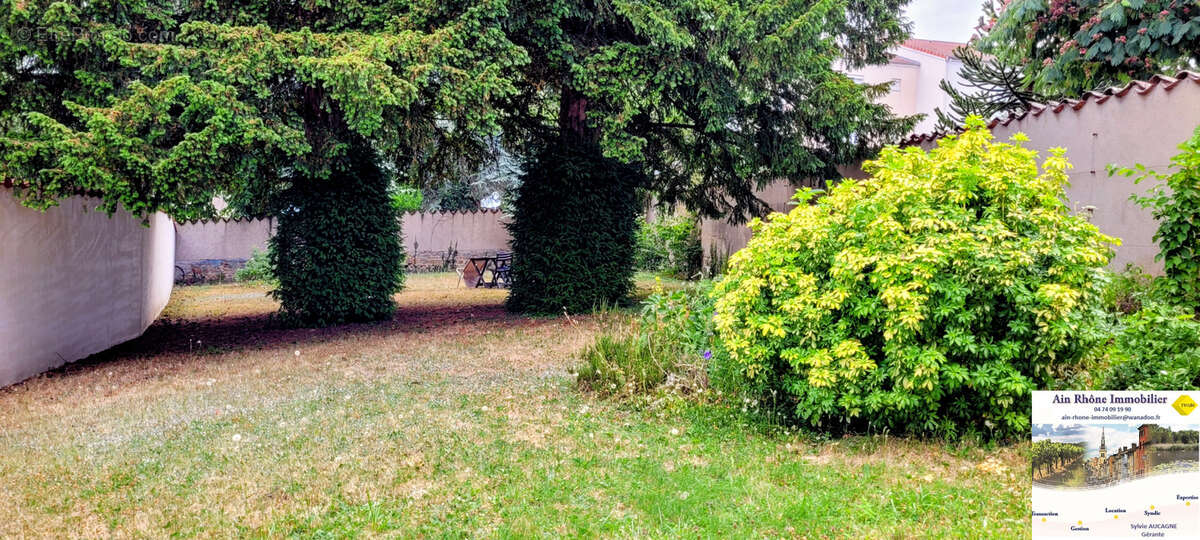 PANISSIERES Centre-ville Maison de ville avec jardin pour résidence principale ou secondaire - photo 23