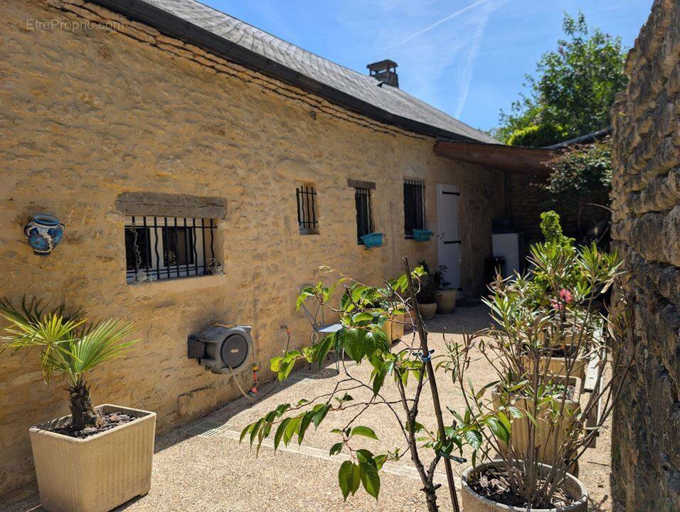 Maison à SALIGNAC-EYVIGUES