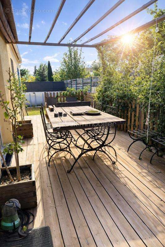 Maison à SAINT-HILAIRE-DE-BRETHMAS