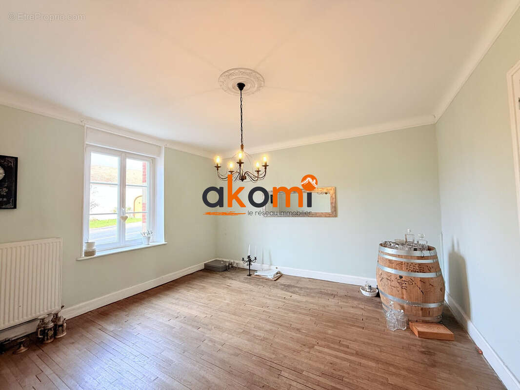 Maison à DOMEVRE-SUR-VEZOUZE