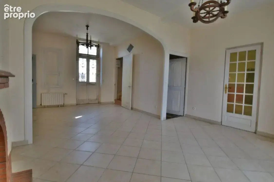 Maison 194 m² à Neuville-Aux-Bois  - photo 4