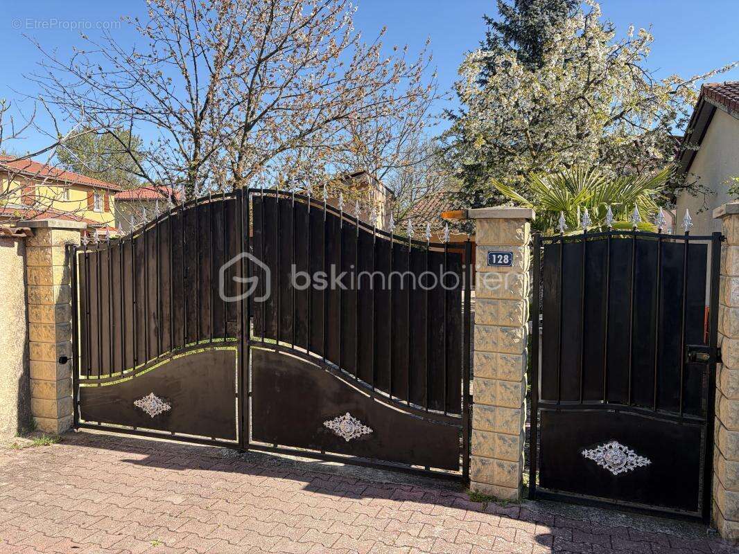 Maison à LA VERPILLIERE