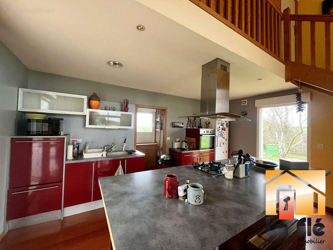 Maison à LA SAUVETAT-DE-SAVERES