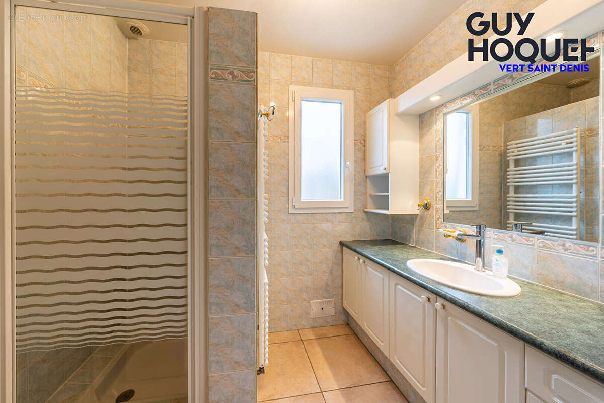 Maison à VERT-SAINT-DENIS