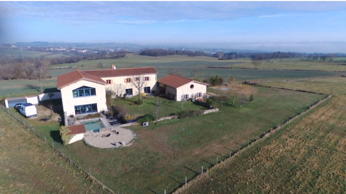 Maison à SAINT-JULIEN-D'ODDES