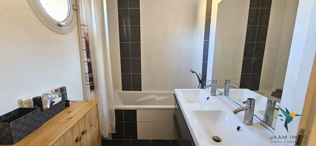 Maison 109 m² à Saint-Georges-De-Reneins  - photo 9